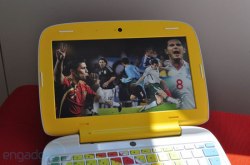 Развернуть до полного размера экран HP Mini 100e Education Edition вебкамера