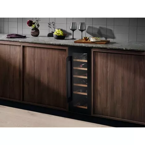 Холодильник Electrolux EWUS020B5B - Фото 2