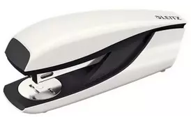 Степлер Leitz WOW №24/6, 26/6, 30 листов, белый металлик (55021001) - Фото