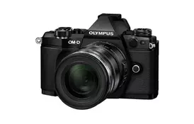 Цифровой фотоаппарат OLYMPUS E-M5 mark II 14-150 II Kit black/black (V207043BE000) - Фото